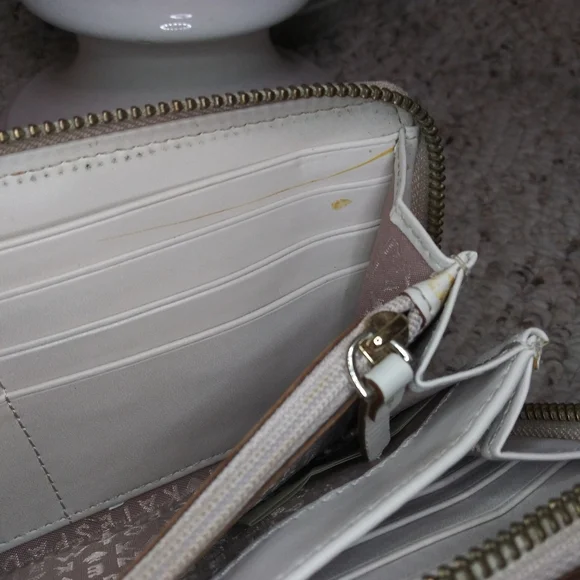 Kate Spade Cream Leather Three Dimensional Spade Patterned Zip Around Wallet - Picture 12 of 13